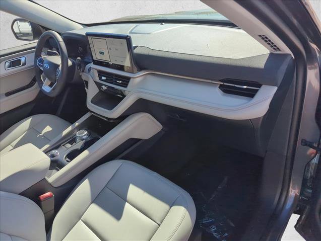 New 2025 Ford Explorer Active w/ Active Comfort Package image 4