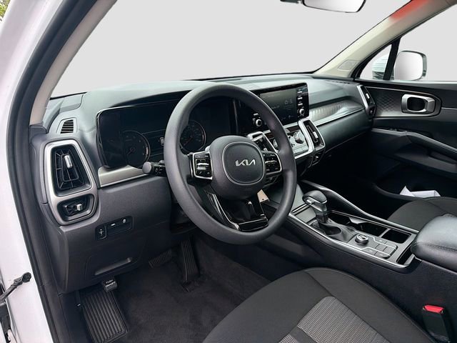 Used 2023 Kia Sorento LX FWD image 9
