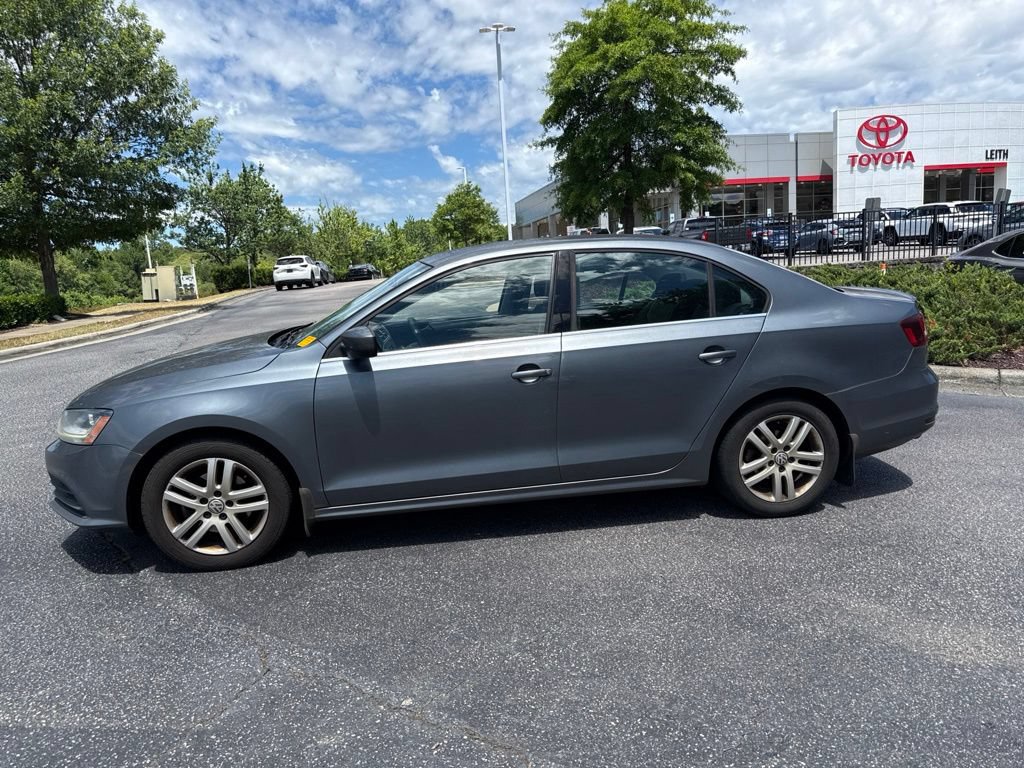 Used 2017 Volkswagen Jetta S w/ Jetta S Cold Weather Package FWD image 3