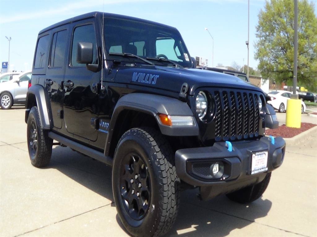 Used 2023 Jeep Wrangler Unlimited Sahara AWD/4WD image 4