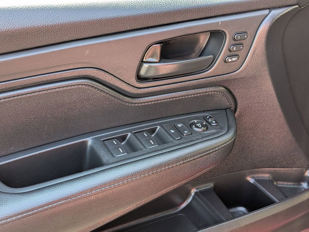 Used 2025 Honda Odyssey Sport-L image 14
