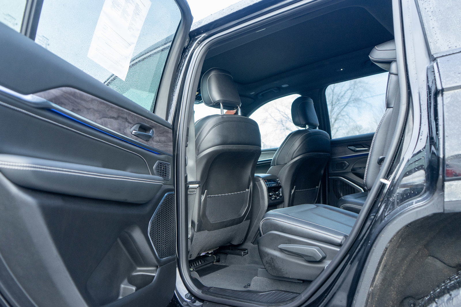 Used 2024 Jeep Grand Cherokee L Overland w/ Trailer Tow Package image 29