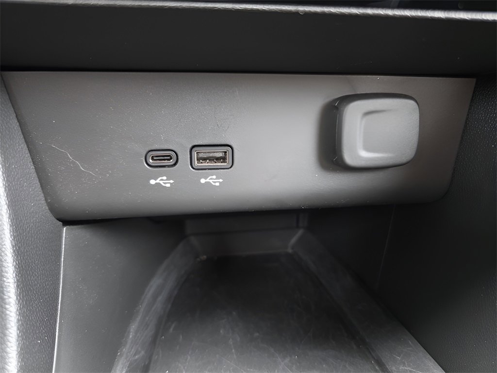 Used 2024 Buick Encore GX Avenir w/ Avenir Convenience Package image 36