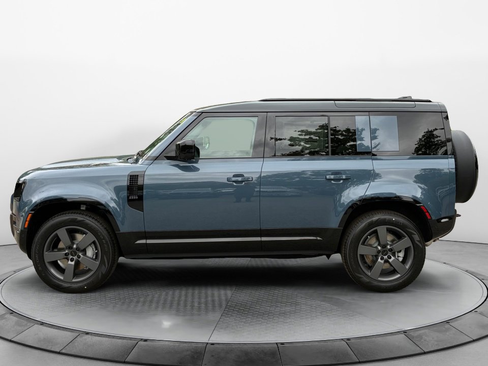 New 2026 Land Rover Defender 110 X-Dynamic SE AWD/4WD image 4