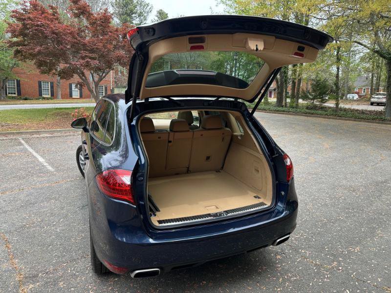 Used 2011 Porsche Cayenne AWD/4WD image 13
