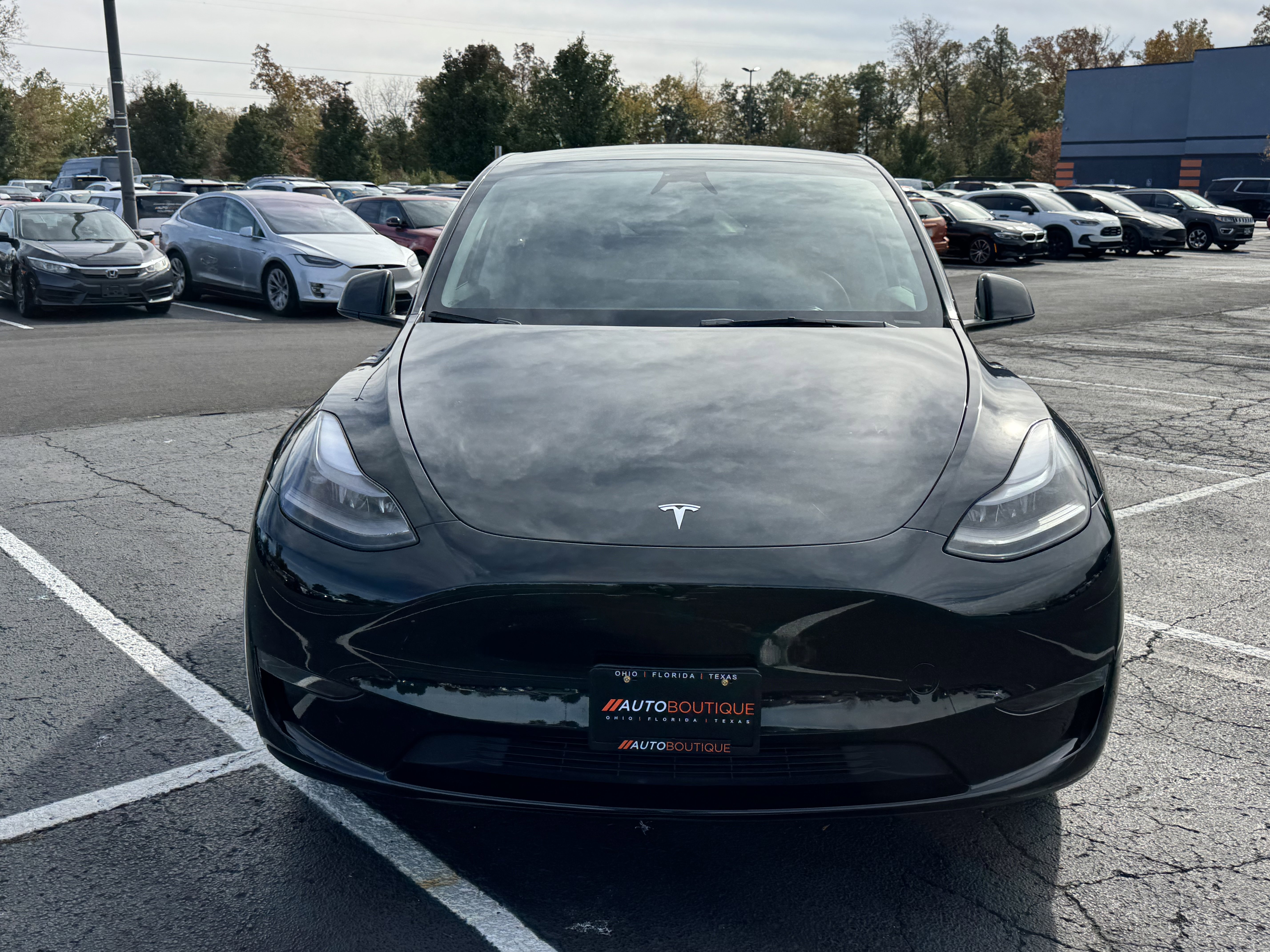 Used 2024 Tesla Model Y 2WD image 3