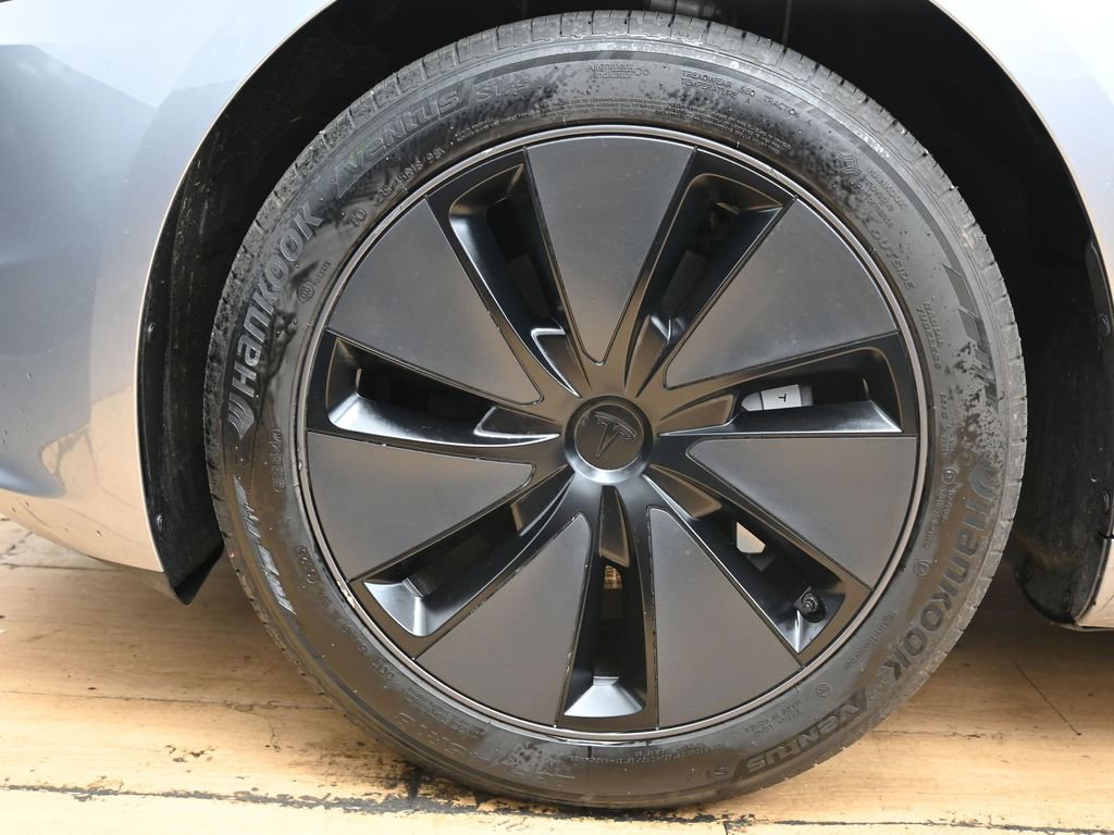 Used 2025 Tesla Model 3 Long Range image 4