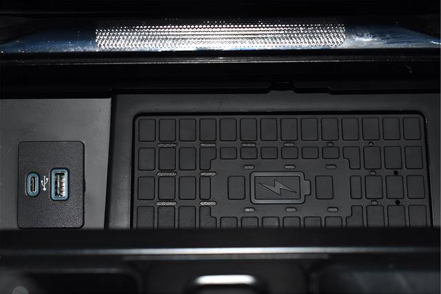 Used 2023 Ford F150 Lariat w/ Equipment Group 502A High image 19