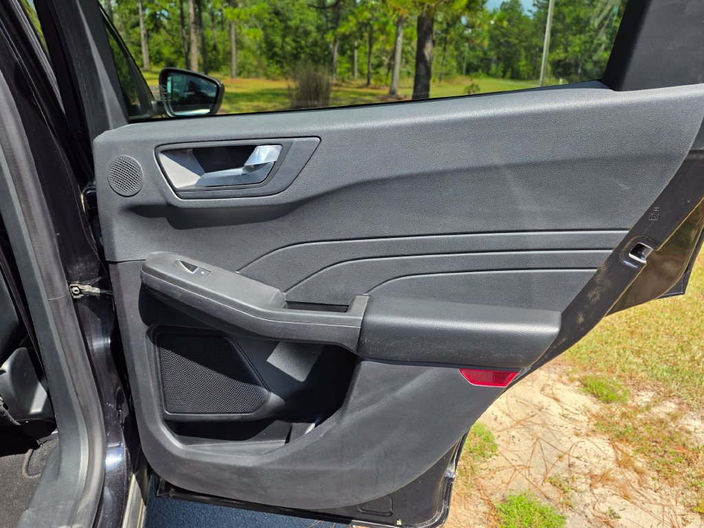 Used 2021 Ford Escape Titanium AWD/4WD image 24
