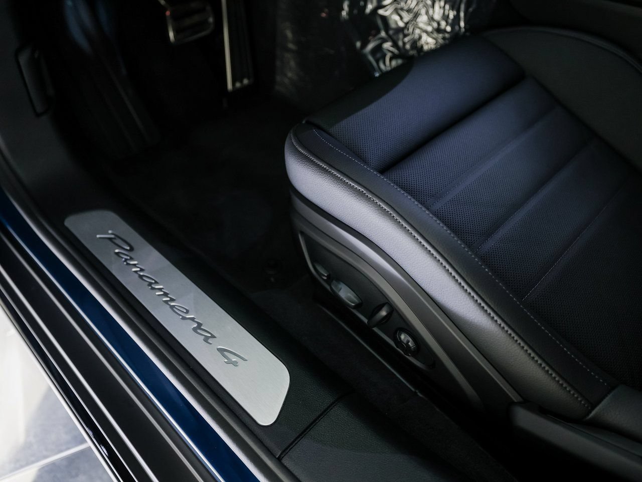 New 2026 Porsche Panamera 4 AWD/4WD image 14