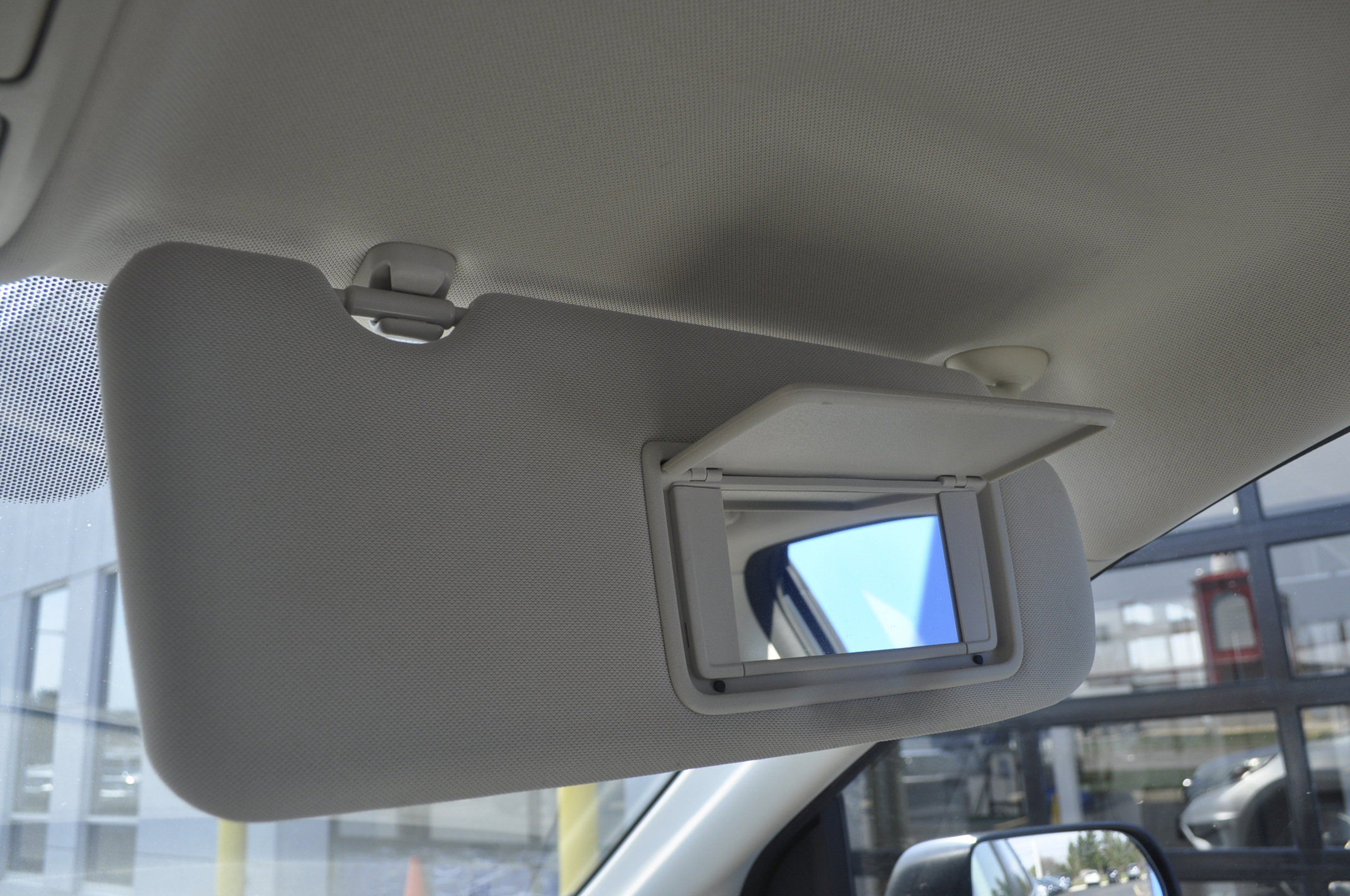 Used 2015 Honda CR-V LX image 25