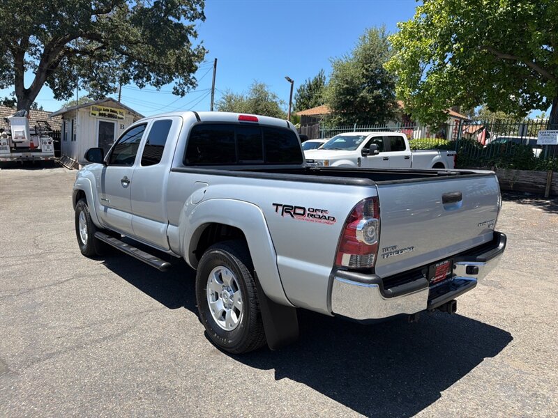 Used 2013 Toyota Tacoma PreRunner w/ TRD Off-Road Pkg RWD image 11