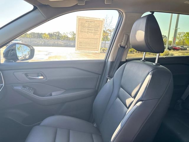 Used 2025 Nissan Rogue SL w/ Tech Package image 23