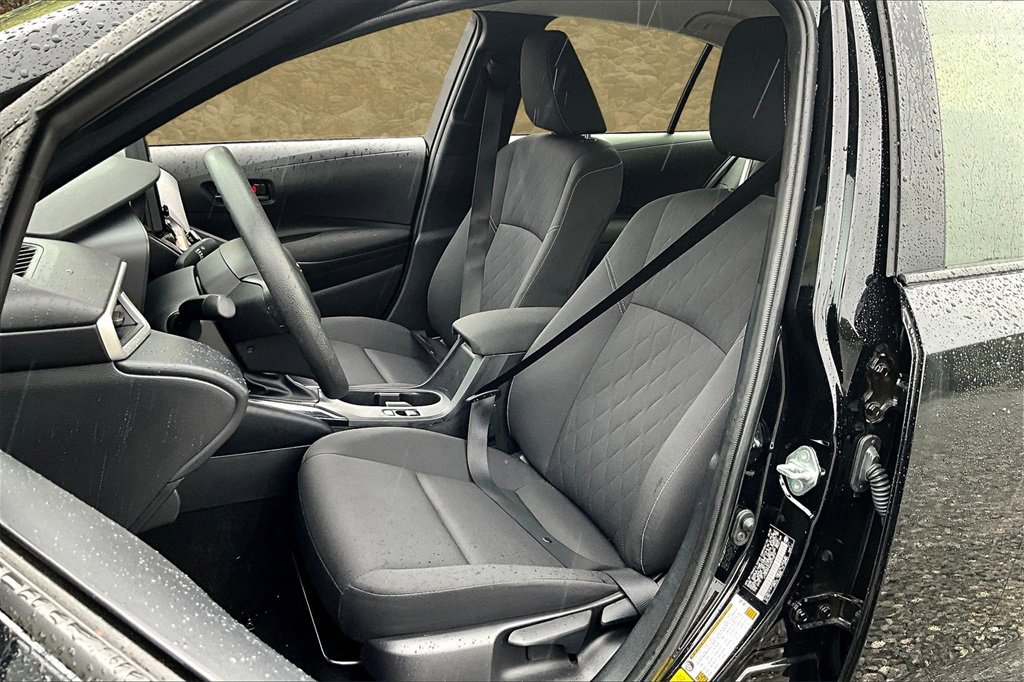 Used 2025 Toyota Corolla LE image 23