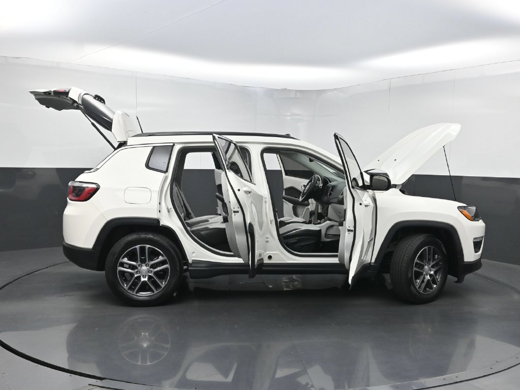Used 2019 Jeep Compass Latitude w/ Popular Equipment Group FWD image 30