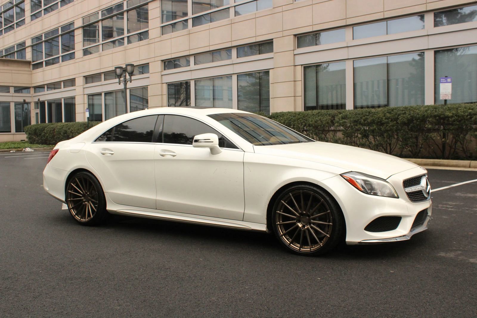 Used 2015 Mercedes-Benz CLS 400 image 2