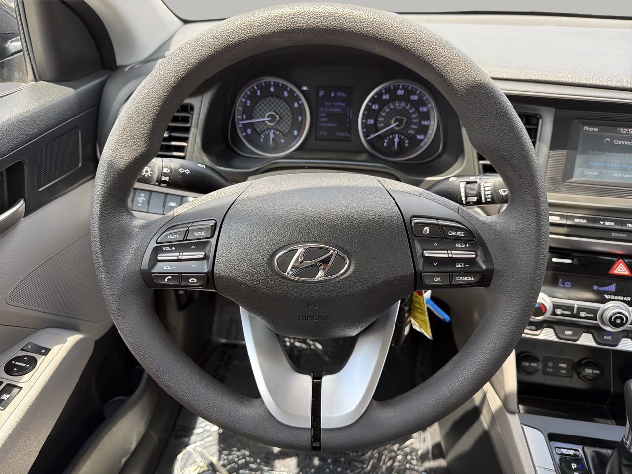 Used 2020 Hyundai Elantra SE FWD image 27