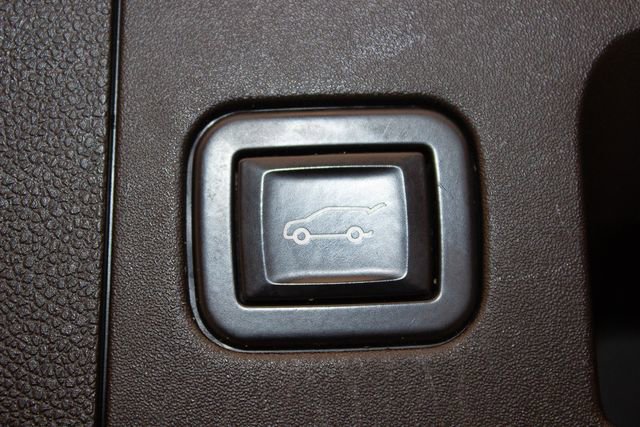 Used 2023 Cadillac XT4 Premium Luxury image 15