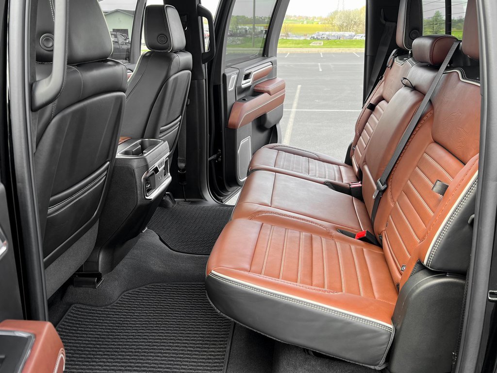 Used 2024 GMC Sierra 3500 Denali Ultimate image 16