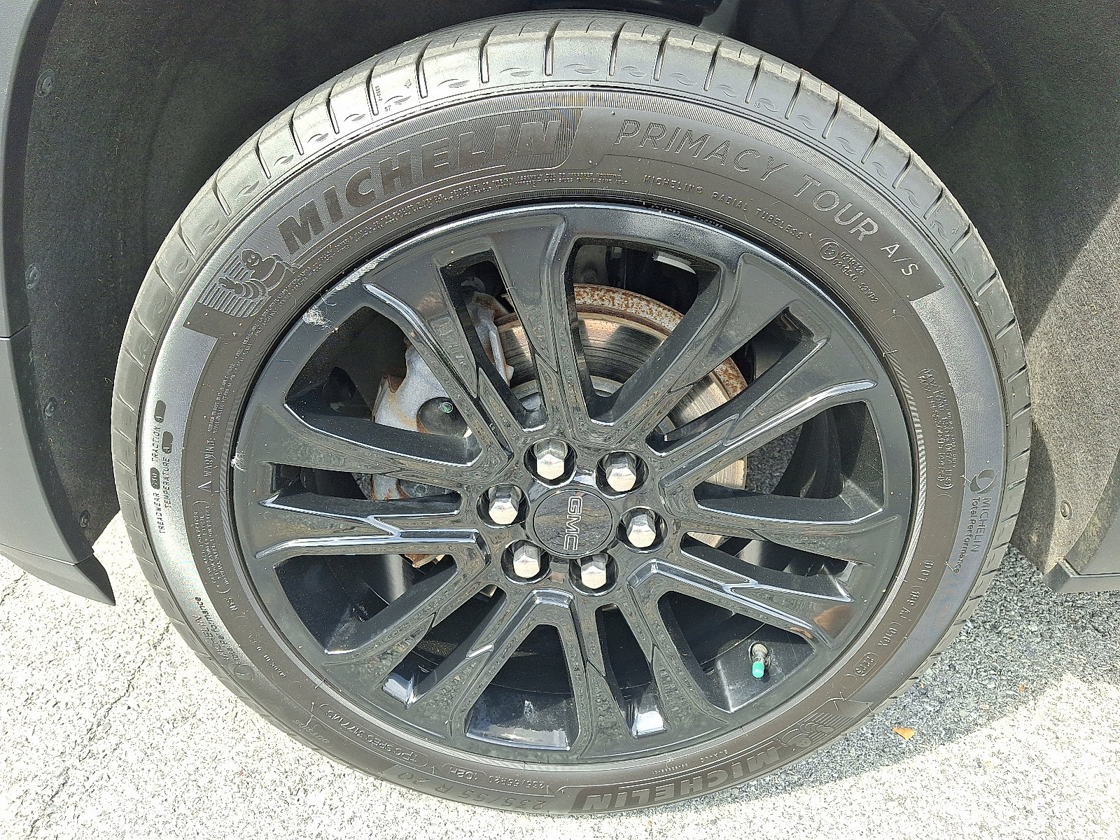 Used 2023 GMC Acadia SLE w/ Driver Convenience Package image 9