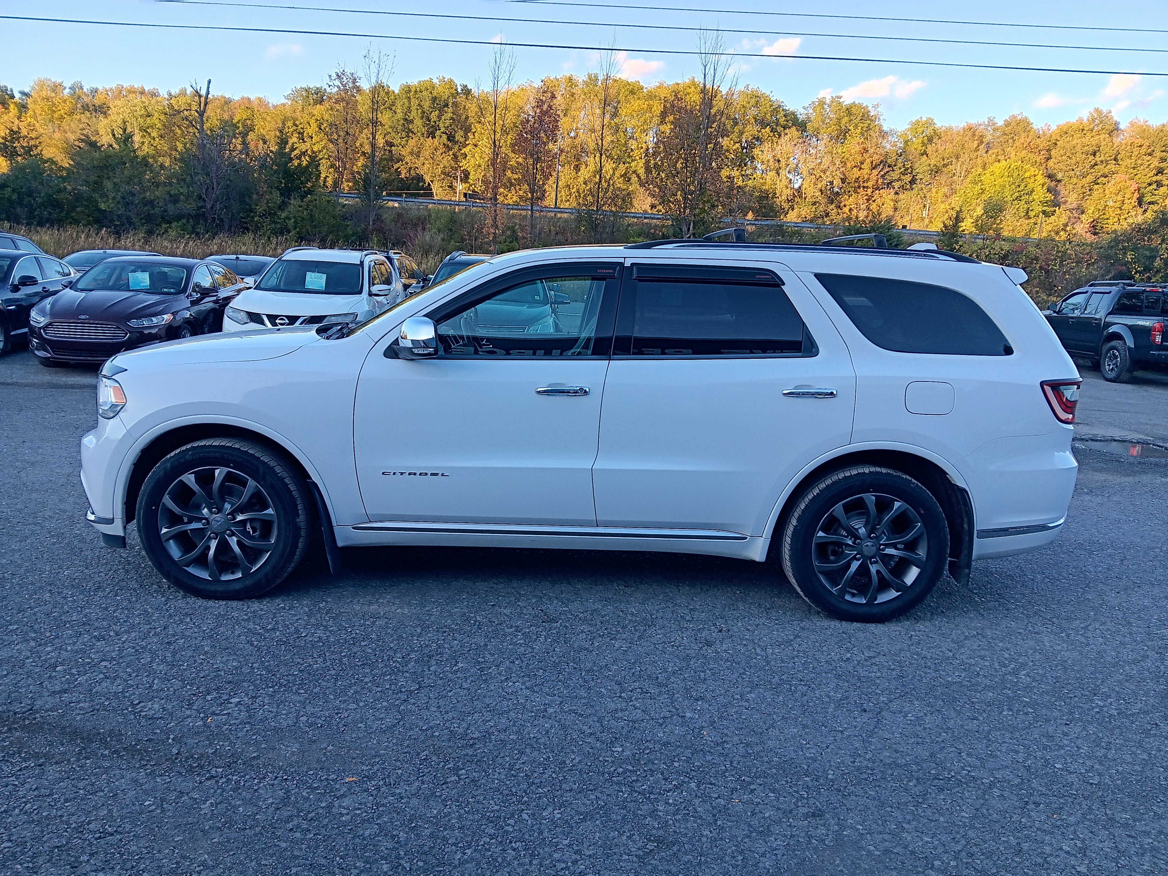 Used 2017 Dodge Durango Citadel w/ Technology Group AWD/4WD image 2