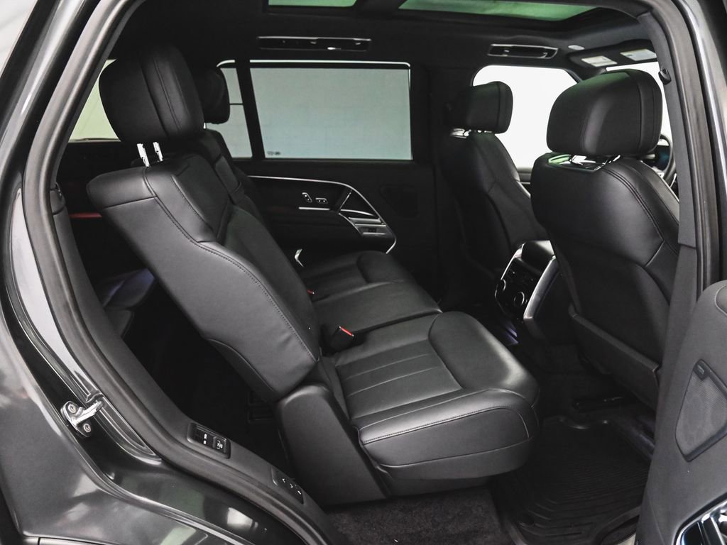 Used 2023 Land Rover Range Rover Long Wheelbase SE AWD/4WD image 36