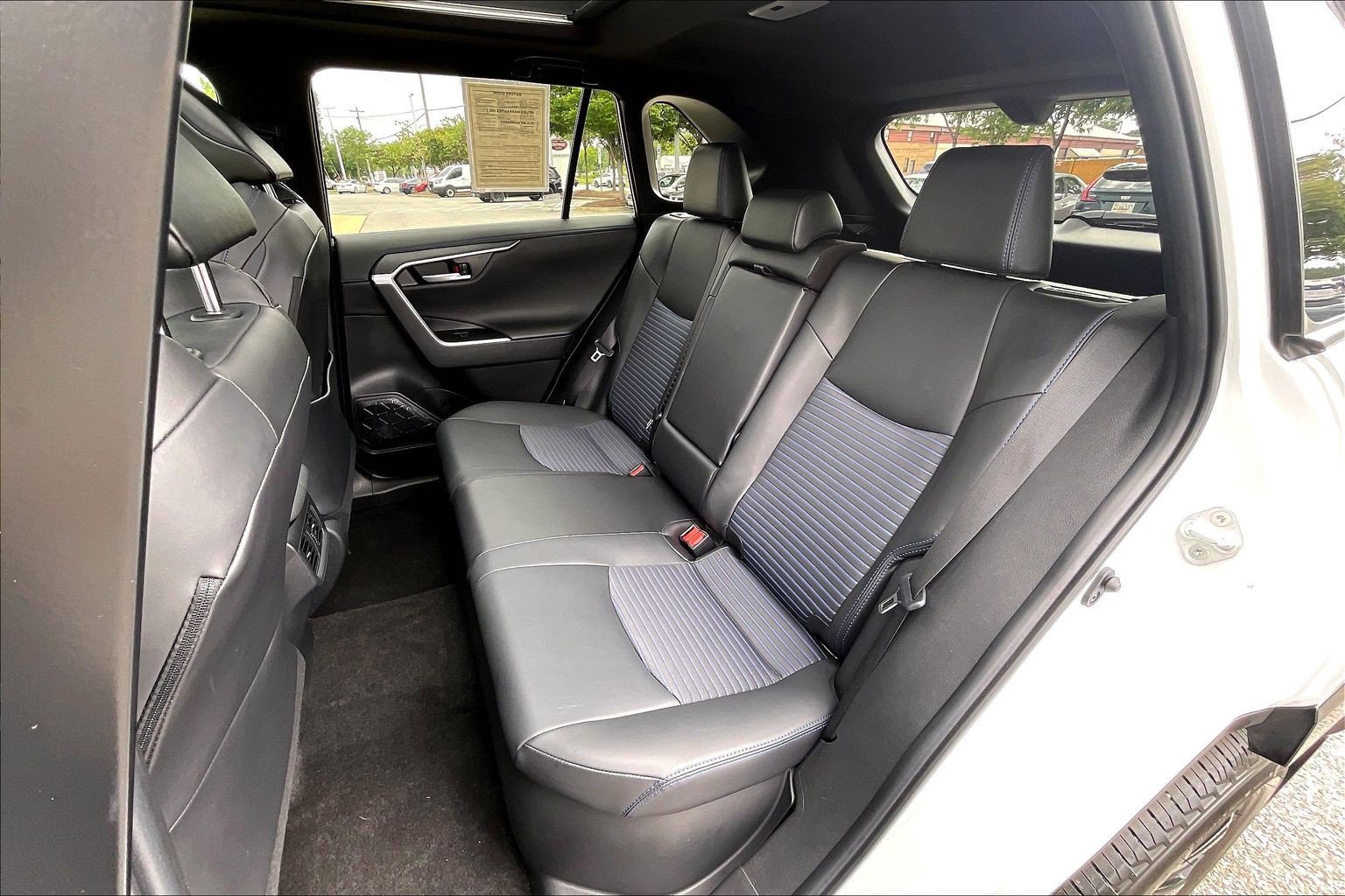 Used 2023 Toyota RAV4 XSE AWD/4WD image 31