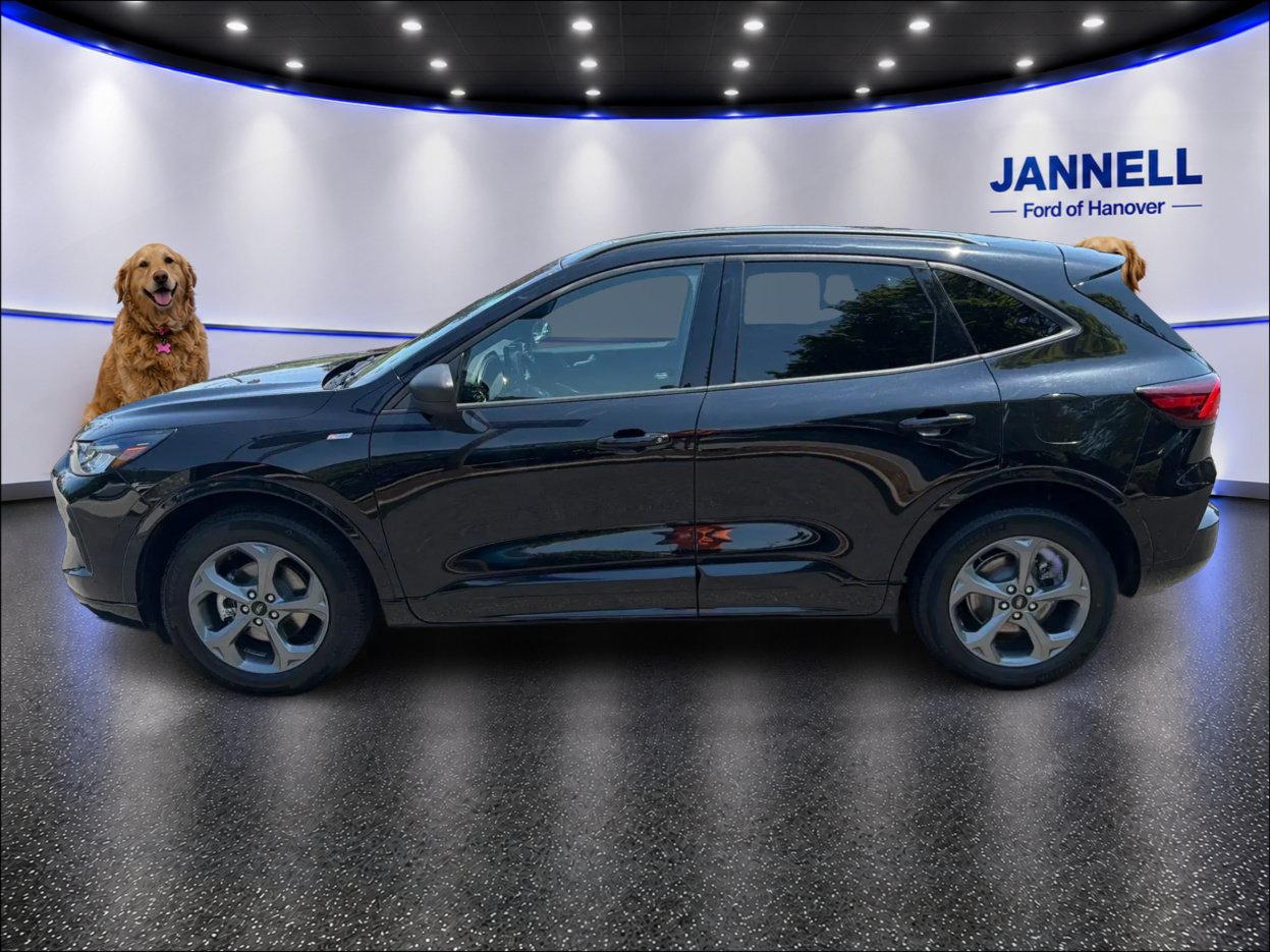 Used 2024 Ford Escape ST-Line w/ Tech Pack #1 AWD/4WD image 9