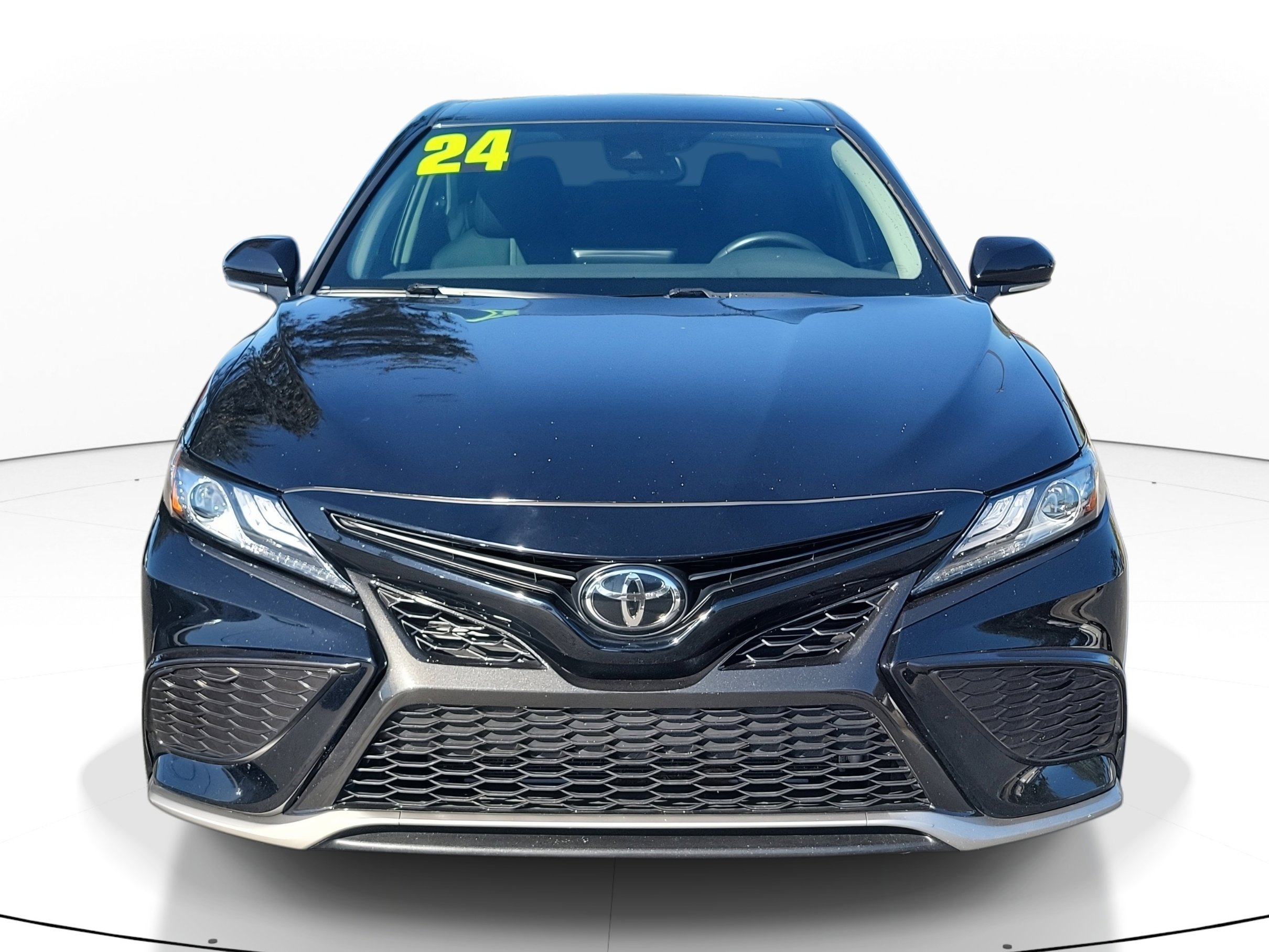 Used 2024 Toyota Camry XSE image 2