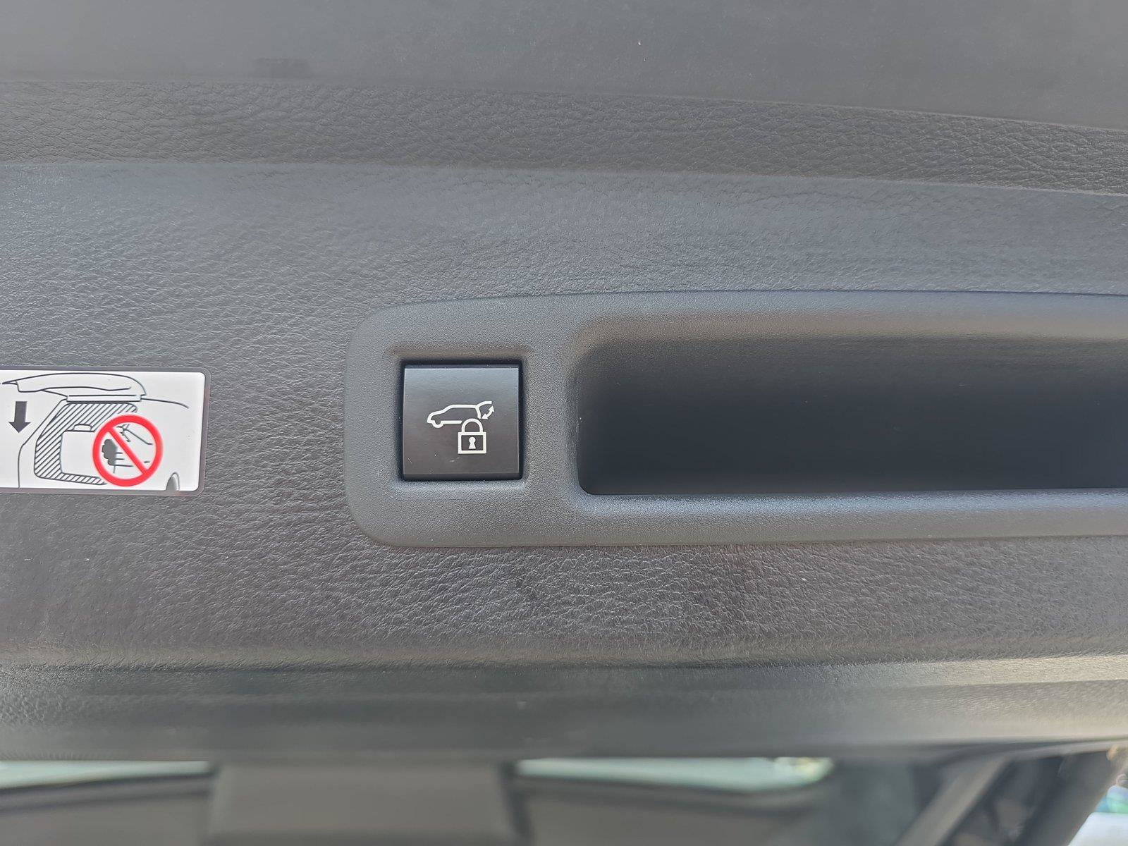 Used 2026 Toyota Sienna XLE Woodland Edition AWD/4WD image 31
