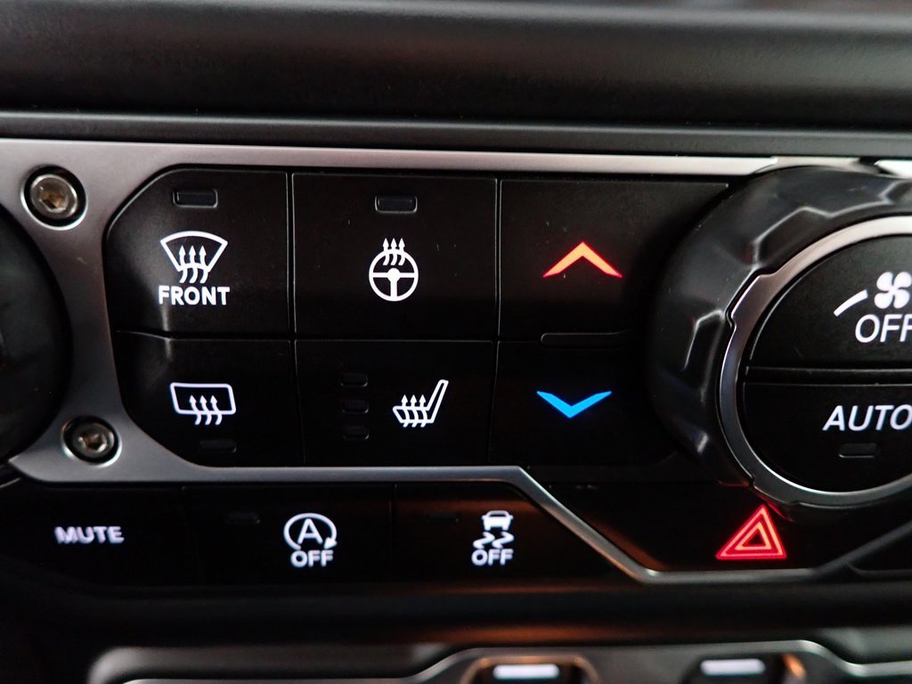 Used 2020 Jeep Gladiator Overland image 2