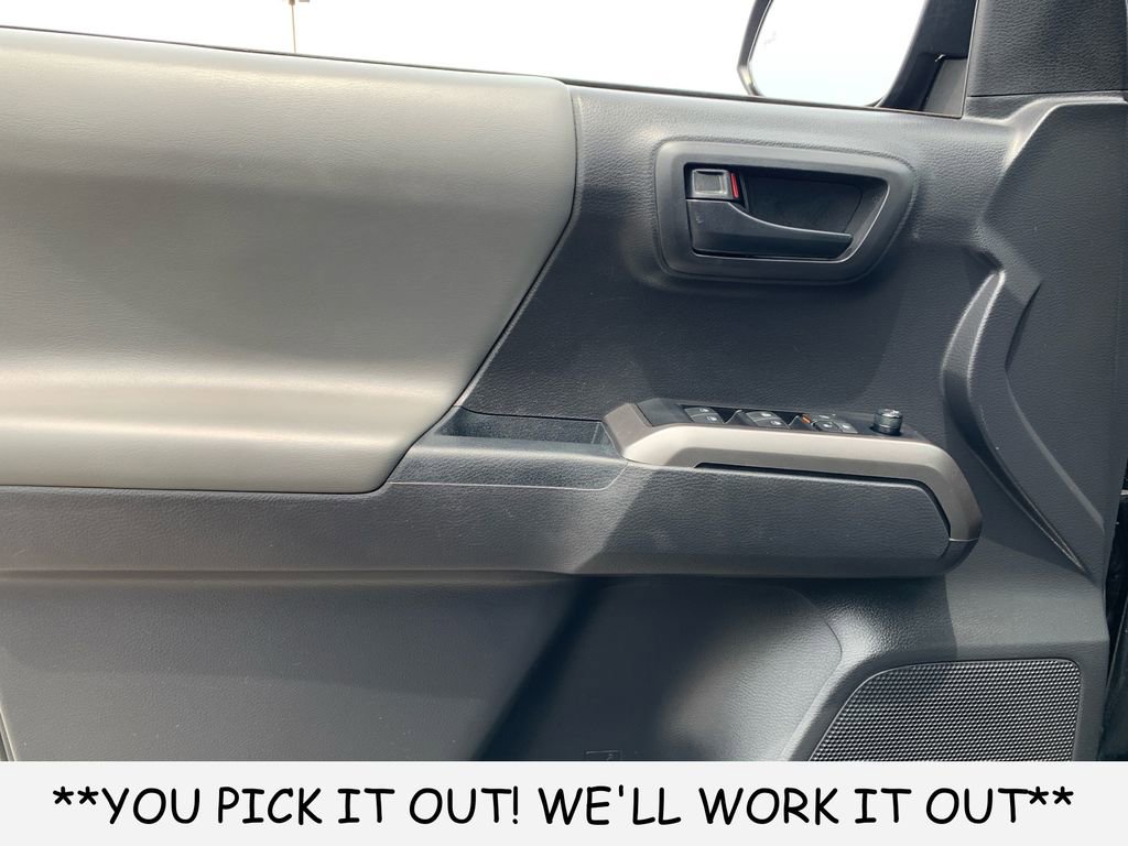 Used 2022 Toyota Tacoma SR5 RWD image 11