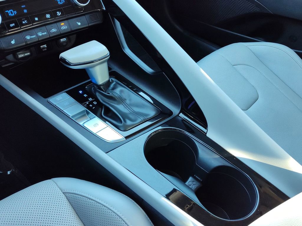 Used 2023 Hyundai Elantra Limited w/ Cargo Package image 29