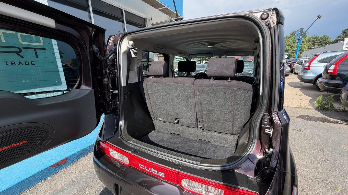 Used 2011 Nissan Cube 1.8 SL w/ SL Preferred Pkg FWD image 9