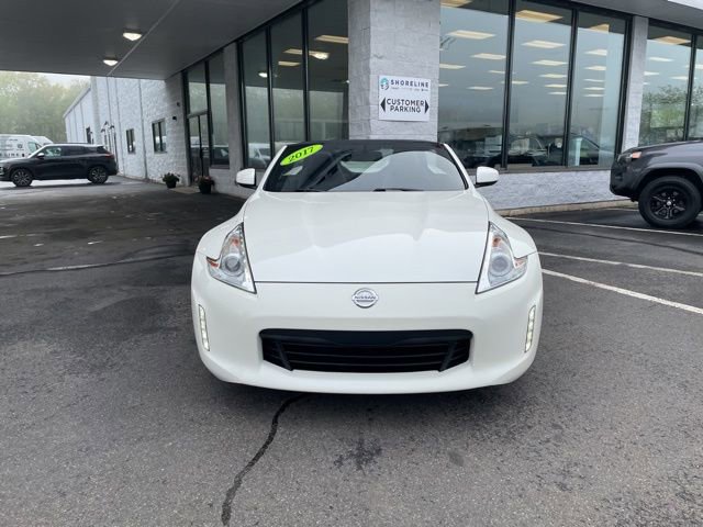 Used 2017 Nissan 370Z Touring Sport RWD image 4