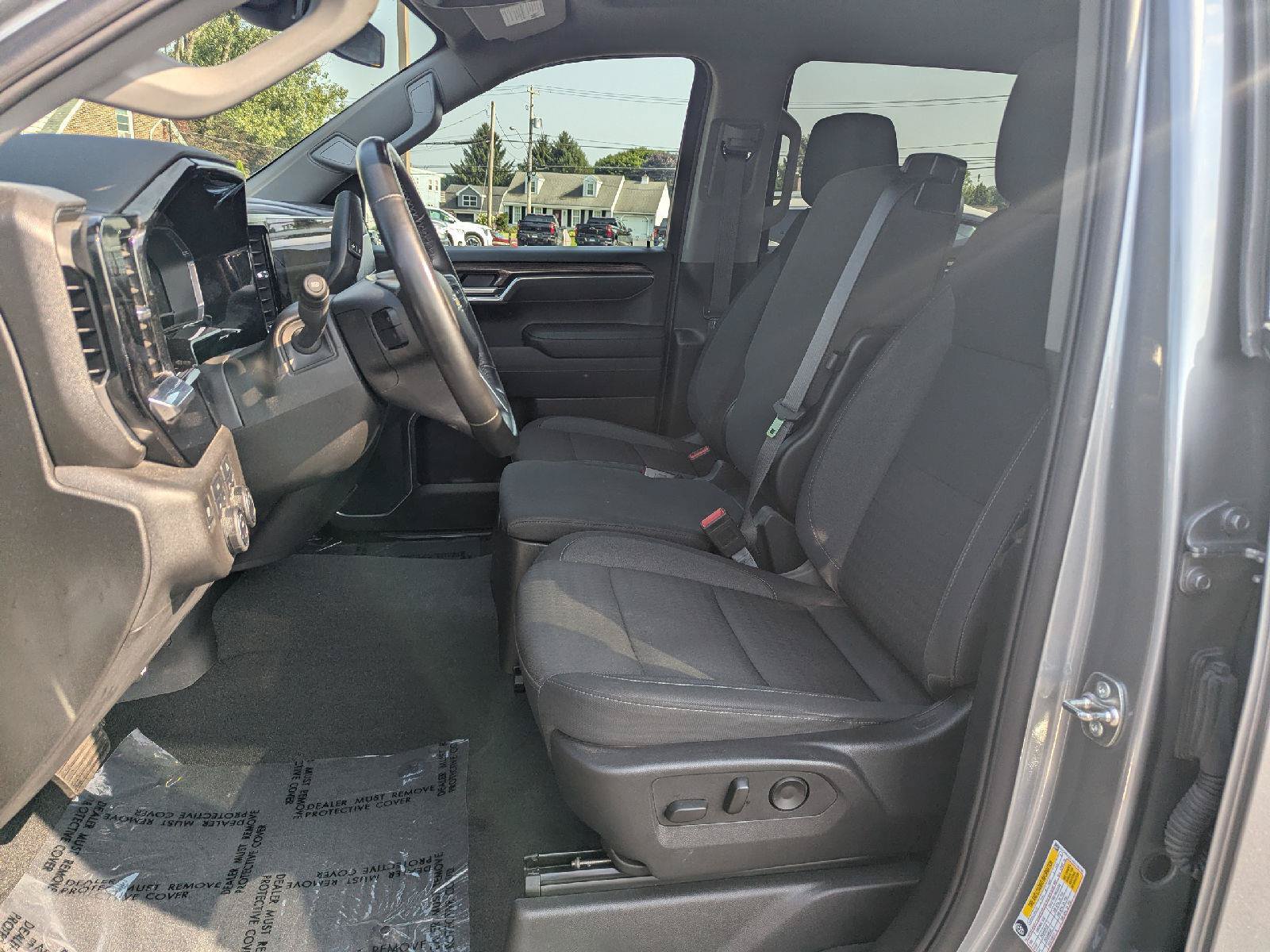 Used 2025 Chevrolet Silverado 1500 LT AWD/4WD image 23