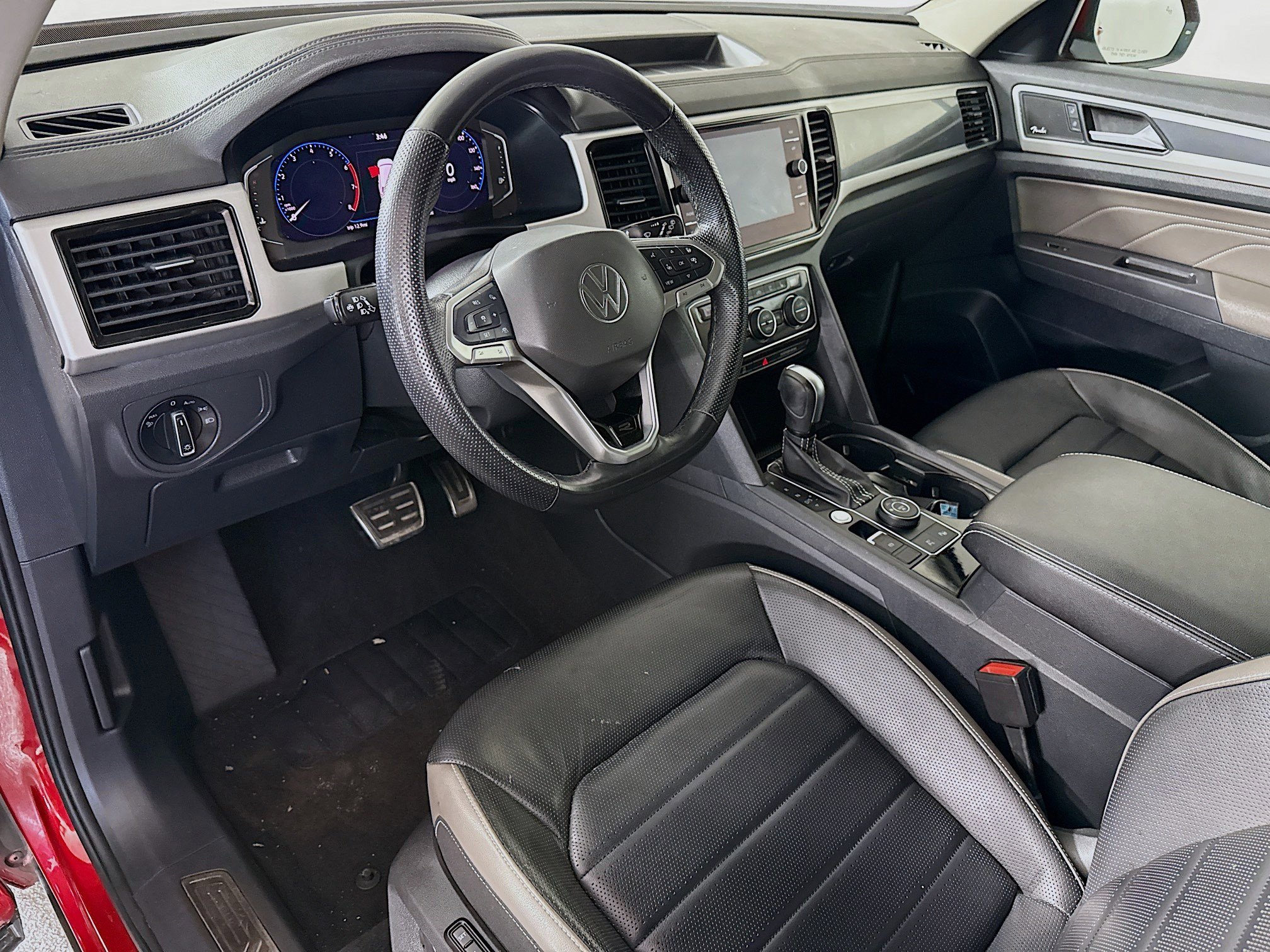 Used 2021 Volkswagen Atlas SEL Premium image 23