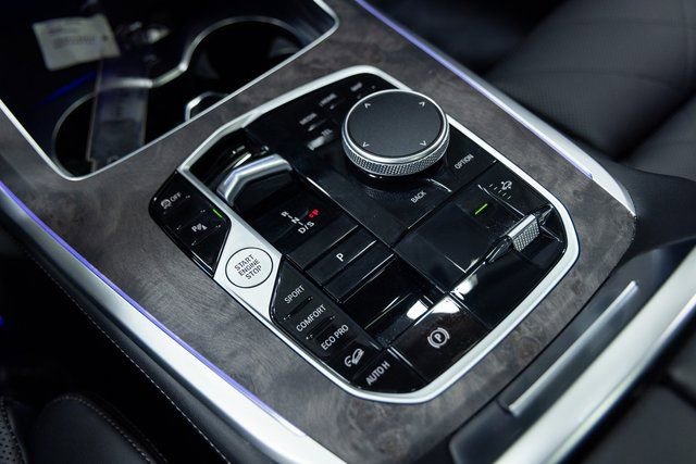 Certified 2024 BMW X7 xDrive40i image 19