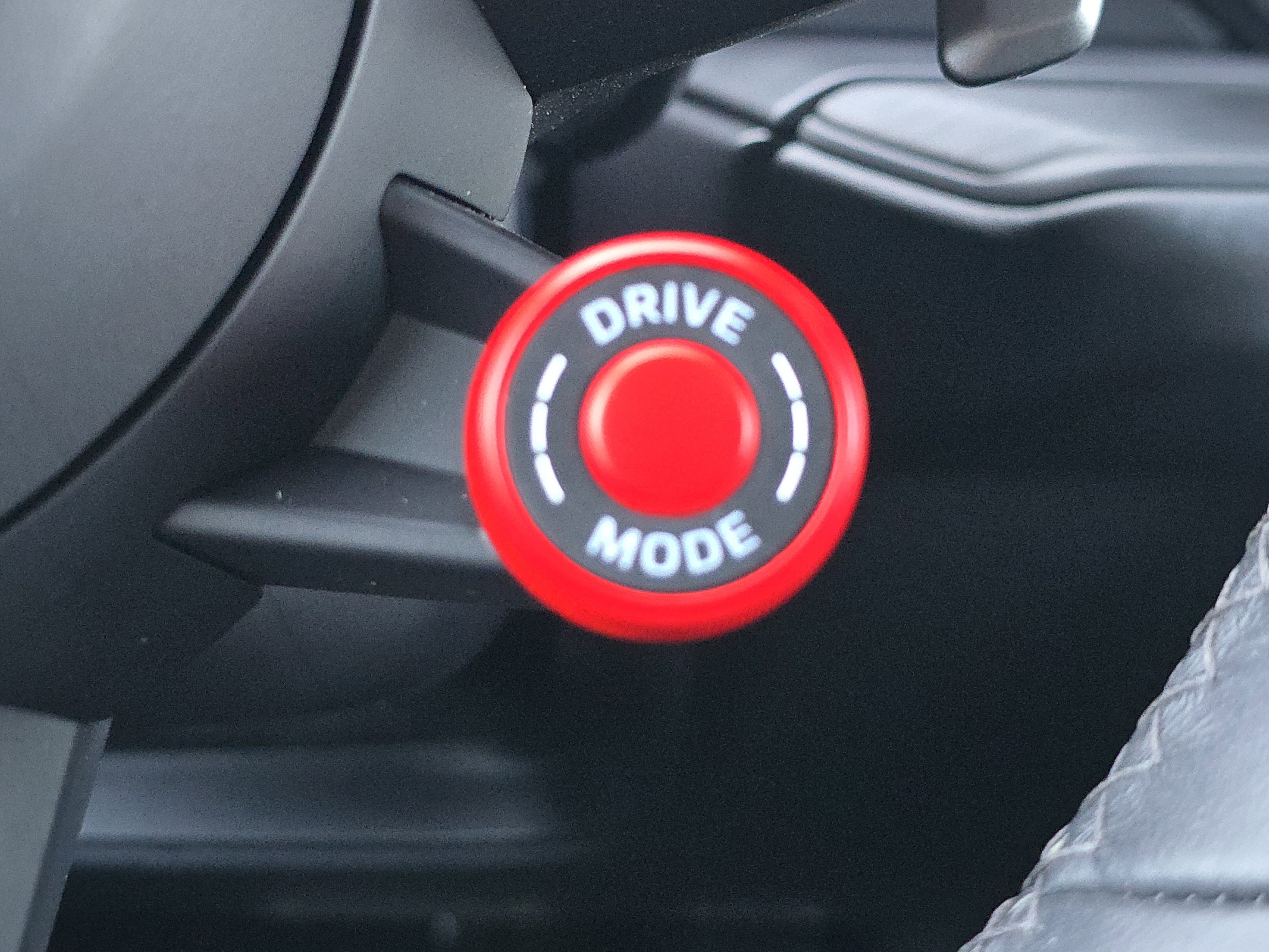 Certified 2025 Porsche Cayenne GTS image 26