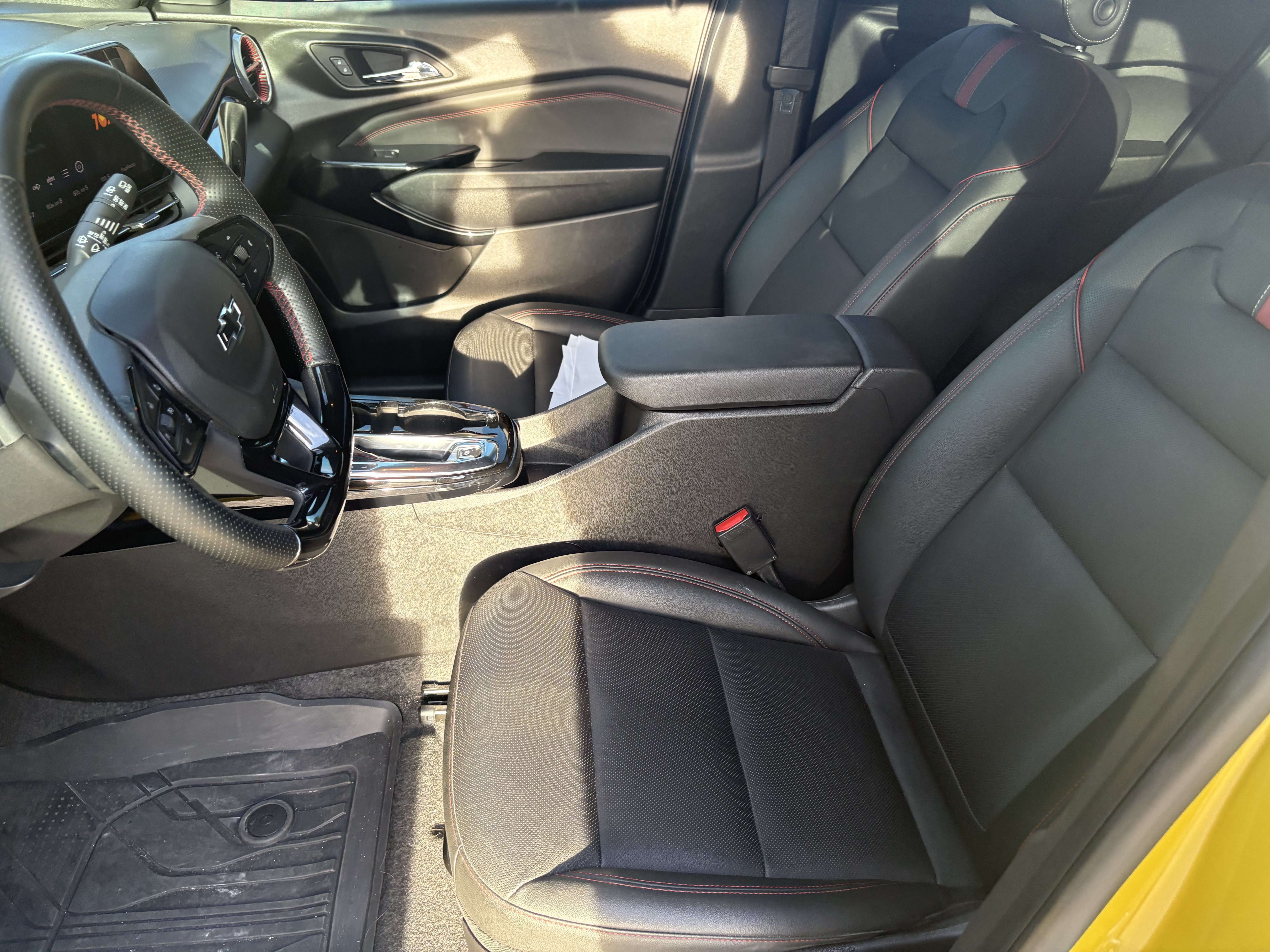 Certified 2024 Chevrolet Trax RS w/ Sunroof Package FWD image 10