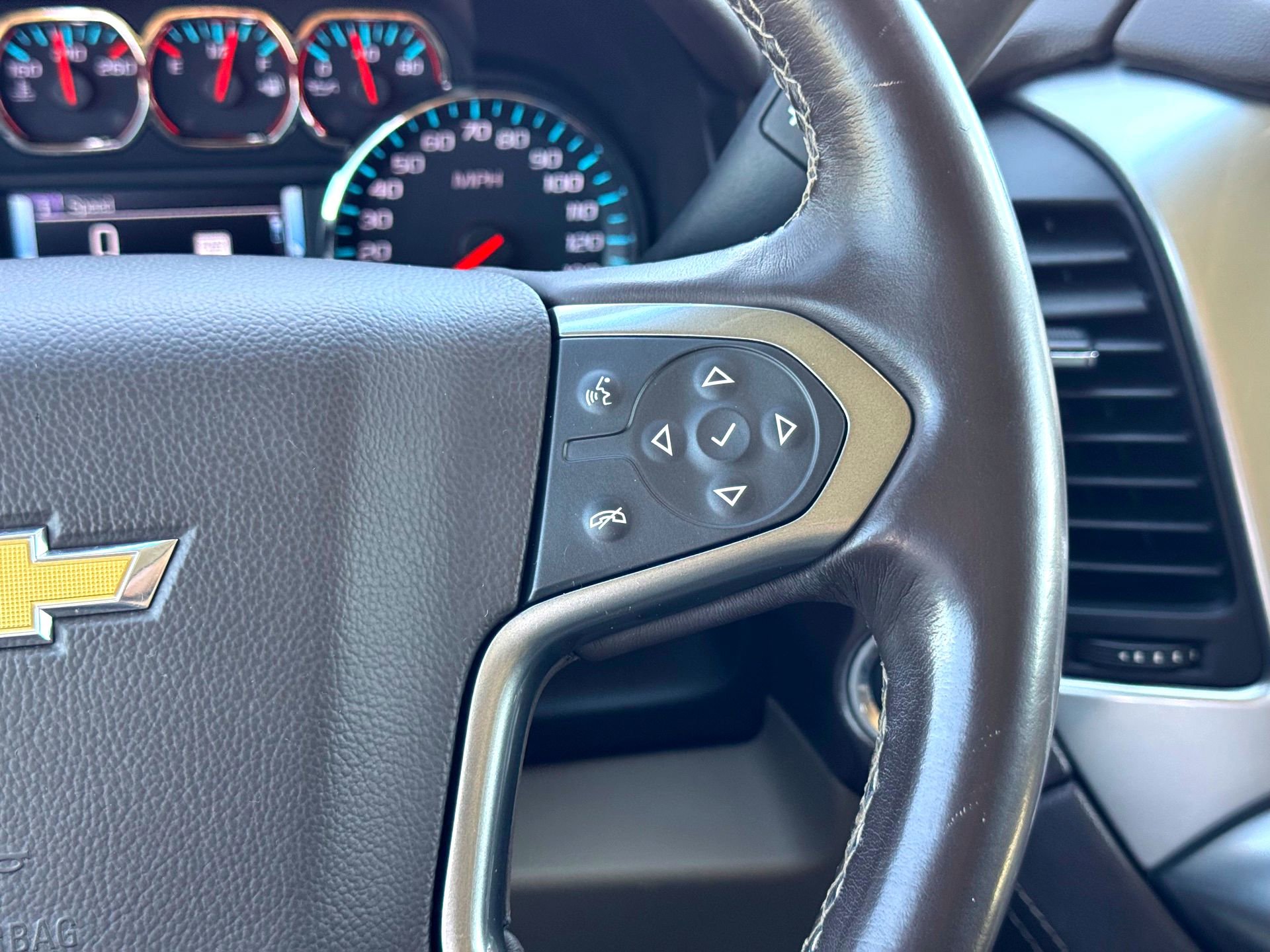 Used 2019 Chevrolet Suburban LT w/ Texas Edition Package image 26