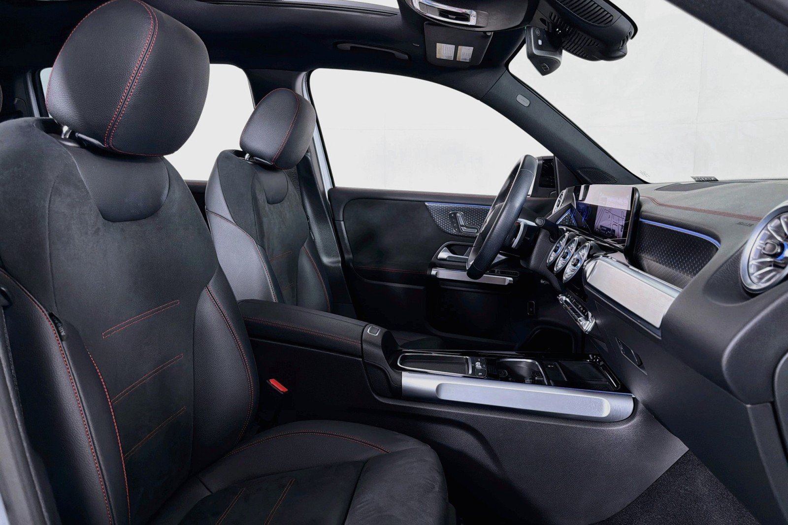 Certified 2024 Mercedes-Benz EQB 300 4MATIC image 8