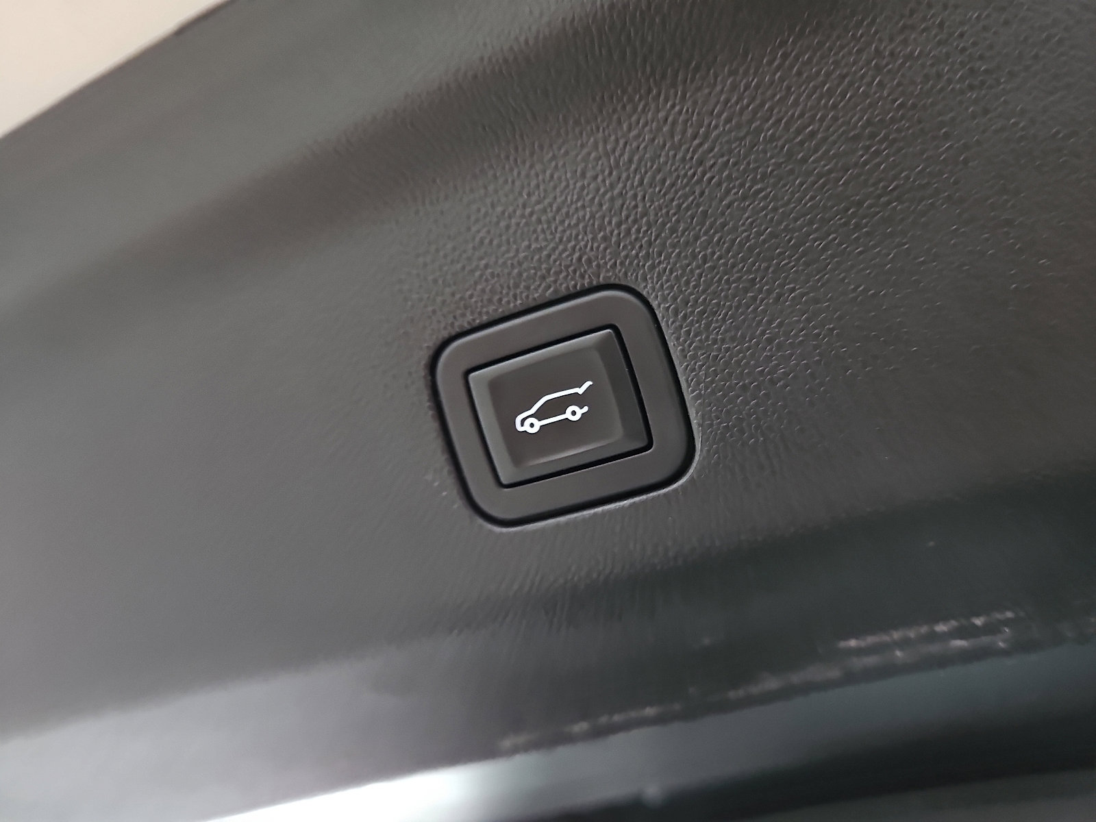 Certified 2024 Cadillac Escalade Sport Platinum w/ LPO, ONYX Package image 33