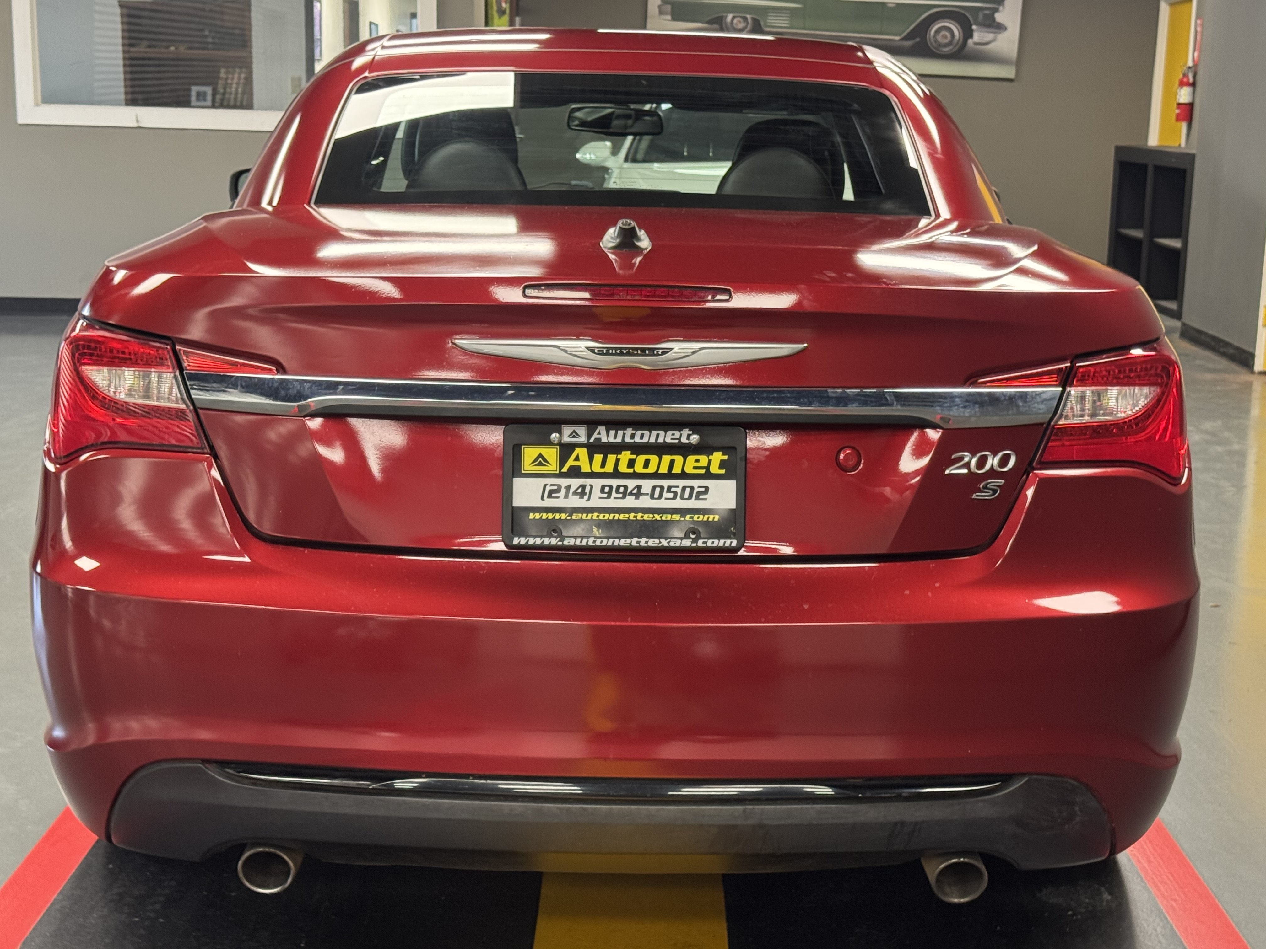 Used 2013 Chrysler 200 S FWD image 17