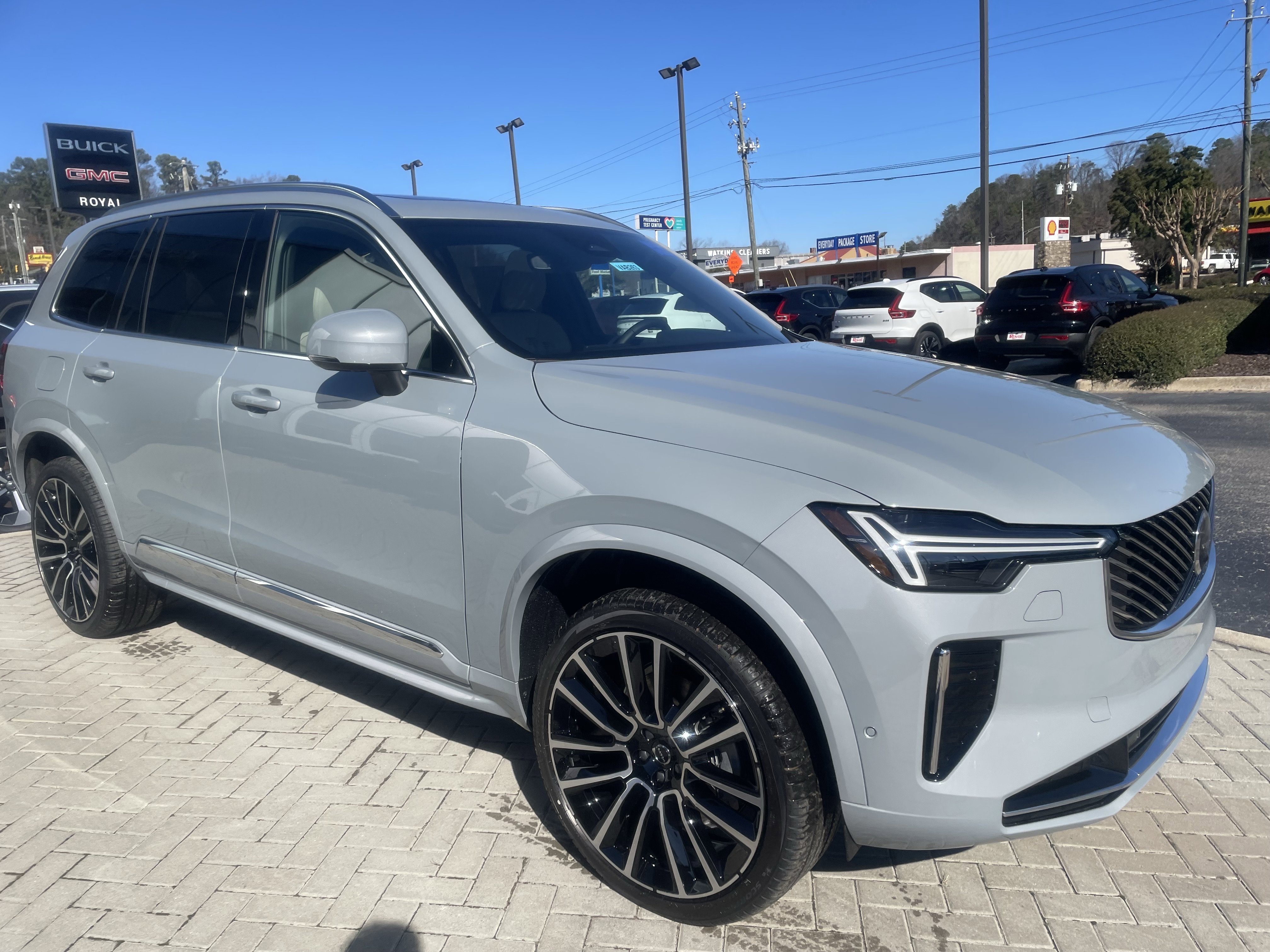 New 2026 Volvo XC90 B6 Plus w/ Protection Package Premier image 3