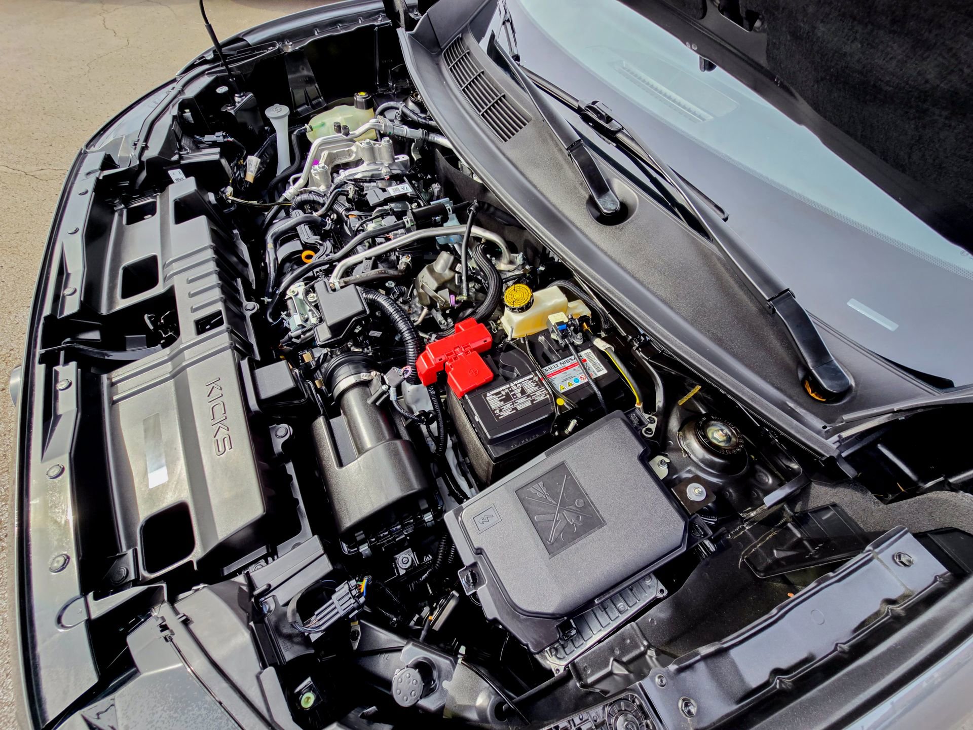 Used 2025 Nissan Kicks SV image 33