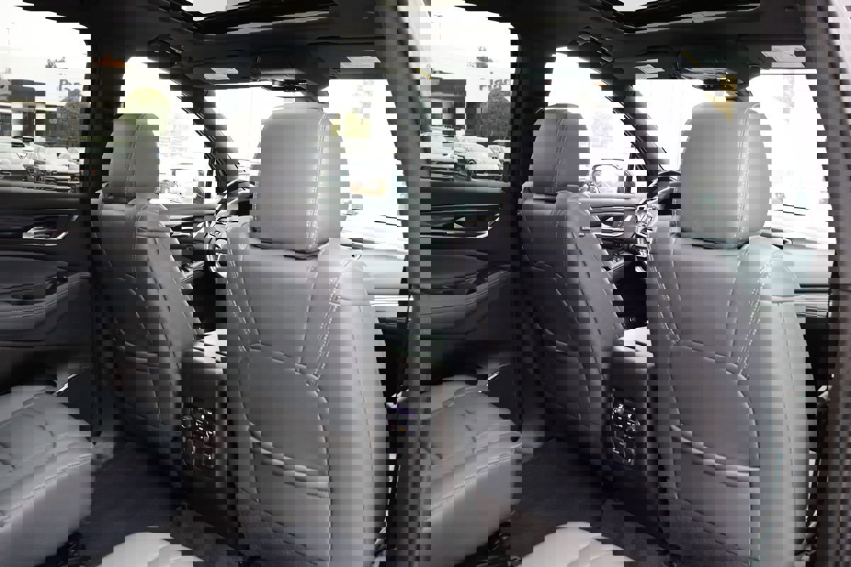 Used 2022 Buick Enclave Premium w/ Experience Buick Package image 39