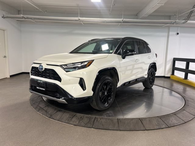 Used 2022 Toyota RAV4 XSE AWD/4WD image 4