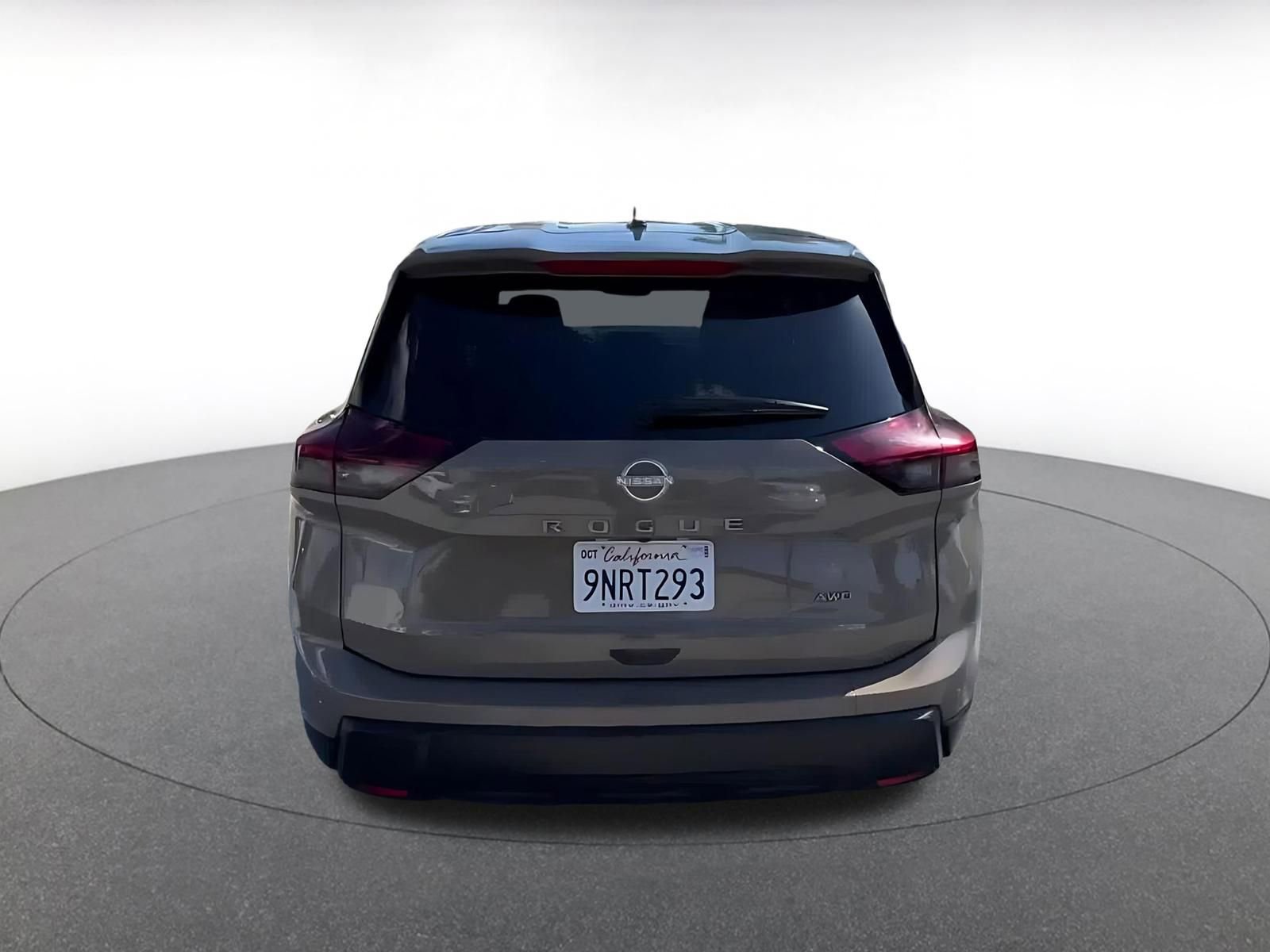 Used 2025 Nissan Rogue SV AWD/4WD image 12