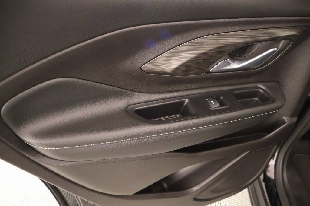 Used 2024 GMC Terrain SLT image 15